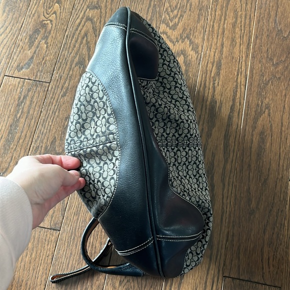 Coach Black Signature Bag - Picture 4 of 8